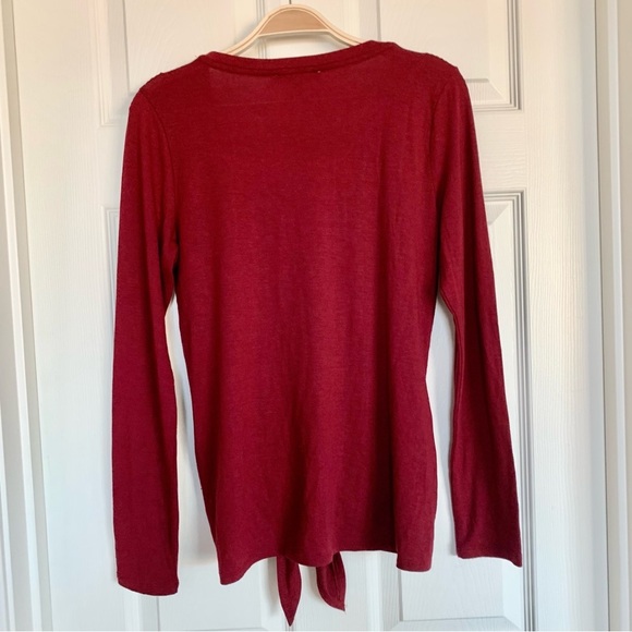 ❤️ Red V-Neck Knot-Front Long Sleeve Knit Tee Top - Picture 2 of 4
